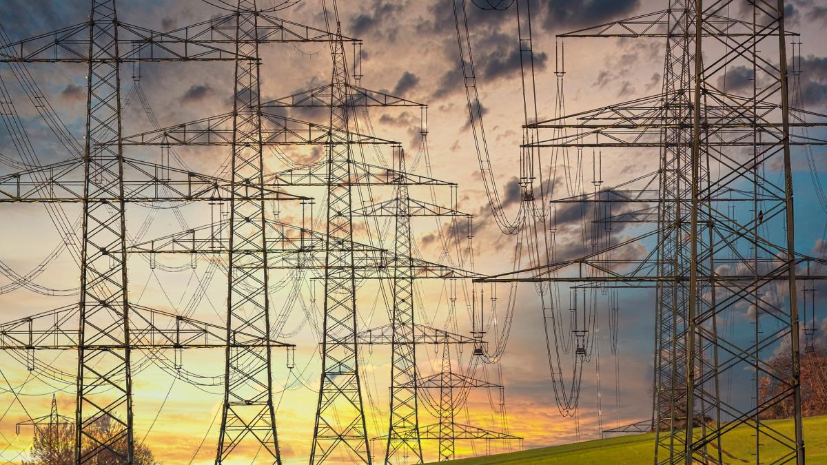 Cod roșu: În România prețul energiei spot a crescut luna trecută de peste 4 ori față de noiembrie 2020