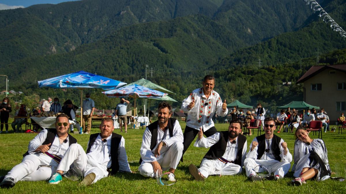Nicolai Tand, Oase, Sony, Babană, Florin Ristei și Ilona Brezioanu  la Poftiţi pe la noi: Poftiţi prin ţară!
