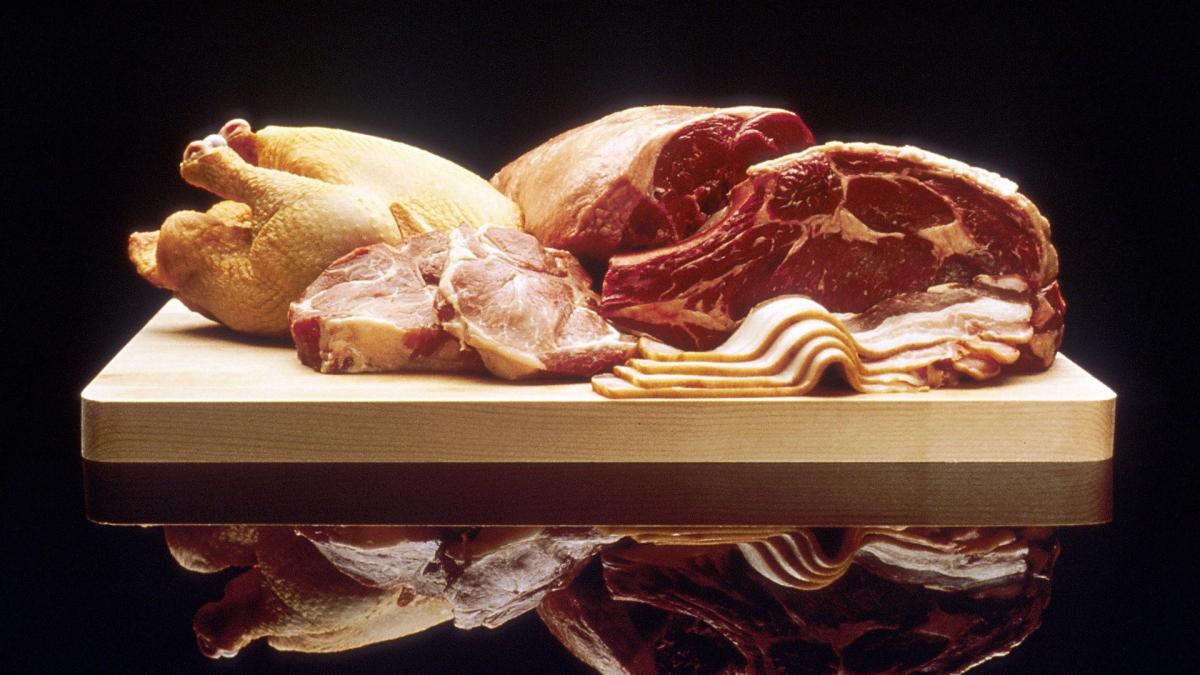 Producția internă de carne din România, în pericol din cauza prețurilor mari la energie și gaze