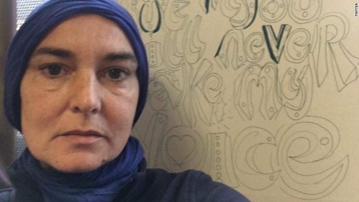 Fiul cântăreţei Sinead O'Connor s-a sinucis. Avea doar 17 ani 