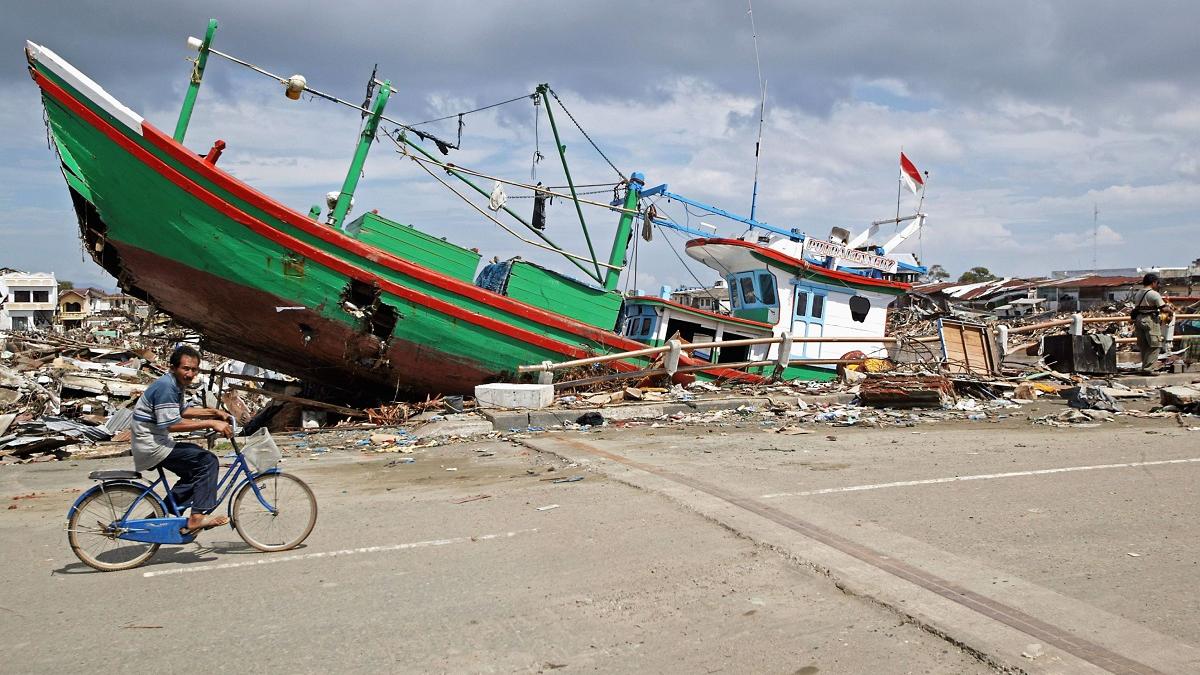 Valuri de tsunami în Pacificul de Sud, din cauza unei erupţii vulcanice subacvatice