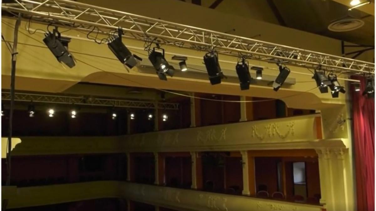 Premieră în România. O altfel de filarmonică în Sibiu. Are iluminat ecologic