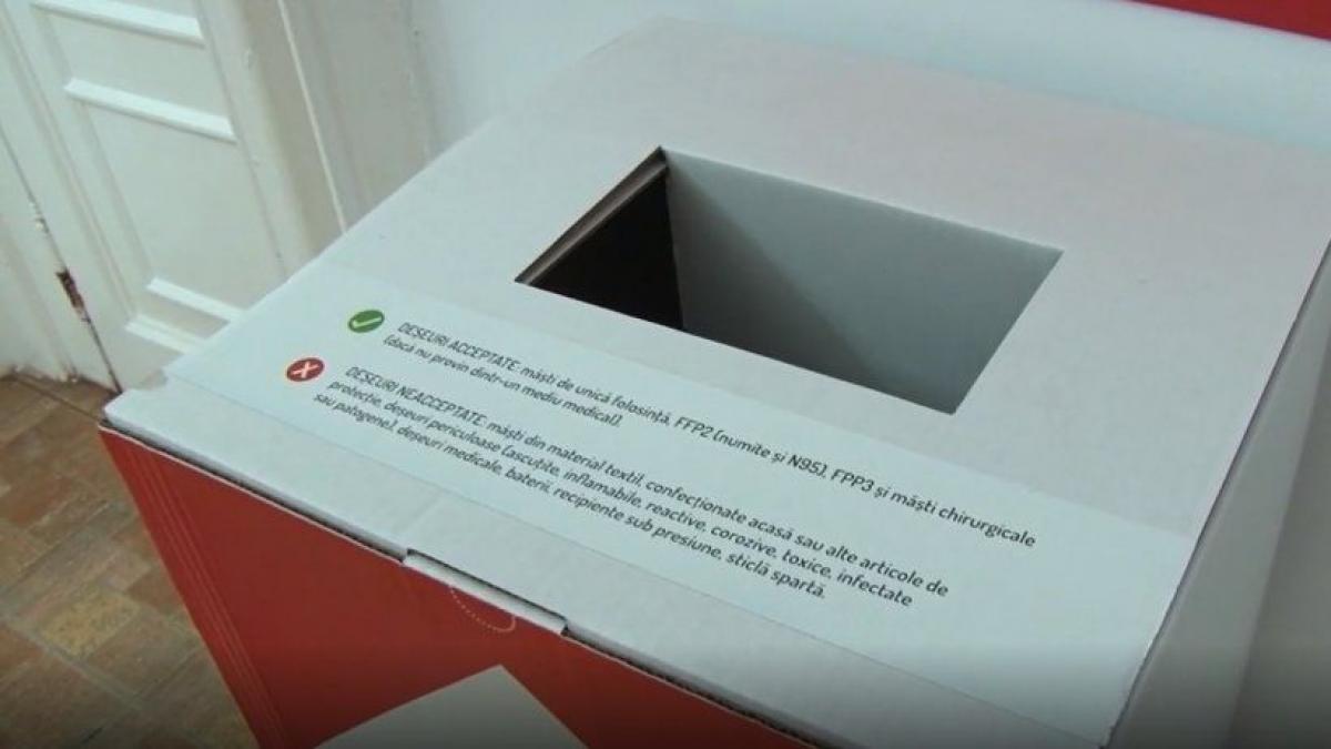 Se întâmplă în Sinaia. 13 locuri special amenajate pentru colectarea măștilor de protecție