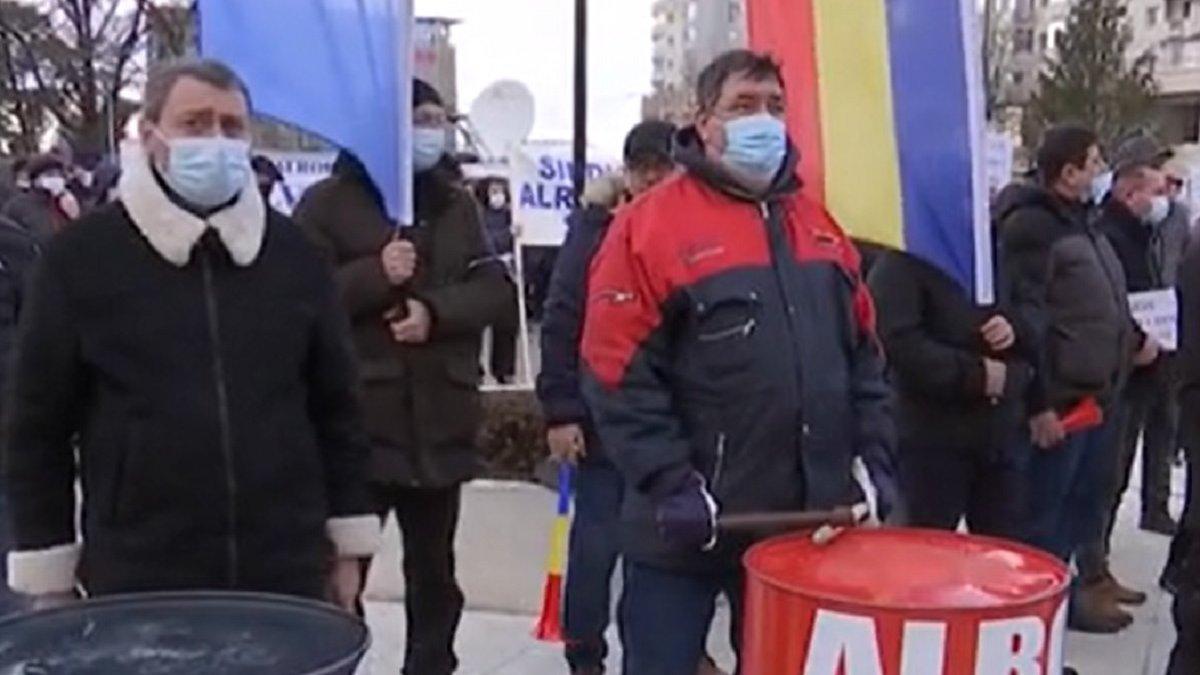 Miting de protest în fața guvernului al sindicatelor din industria metalurgică
