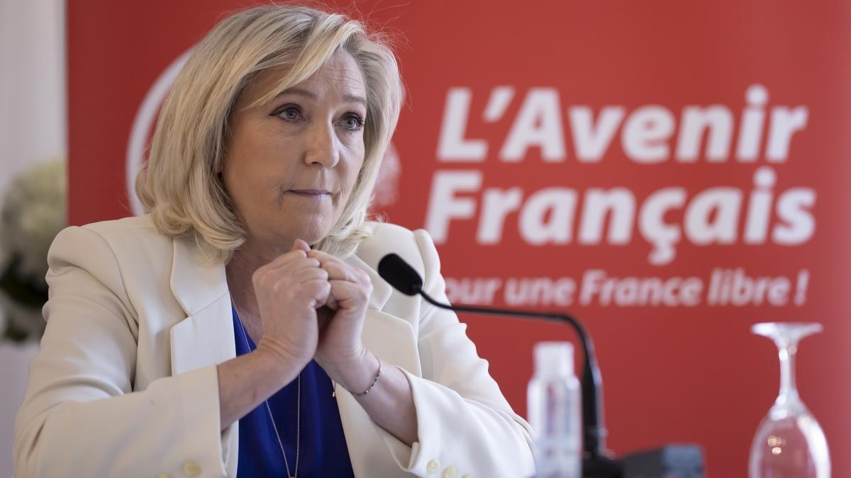 Marine Le Pen promite că va scoate Franţa din NATO dacă va câştiga prezidenţialele