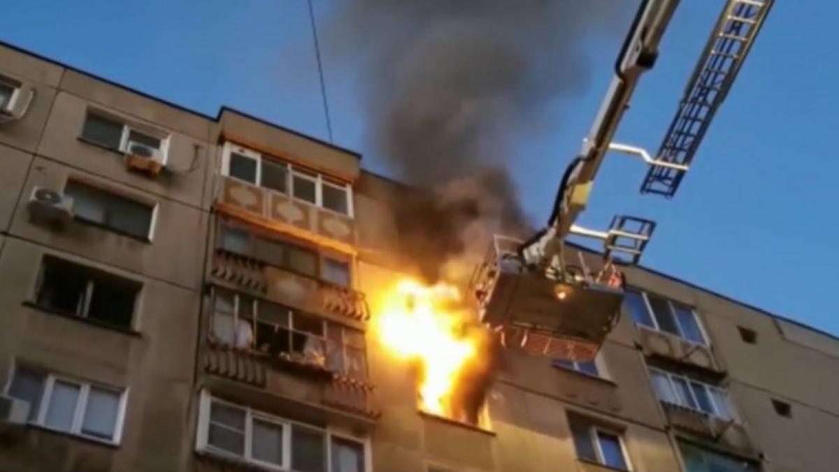 incendiu de proportii in bucuresti 20 de oameni au fost evacuati