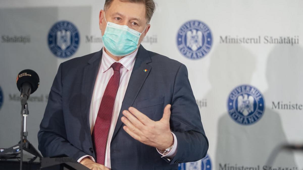 Rafila: Legea prevede în continuare masca de protecție în spațiile închise