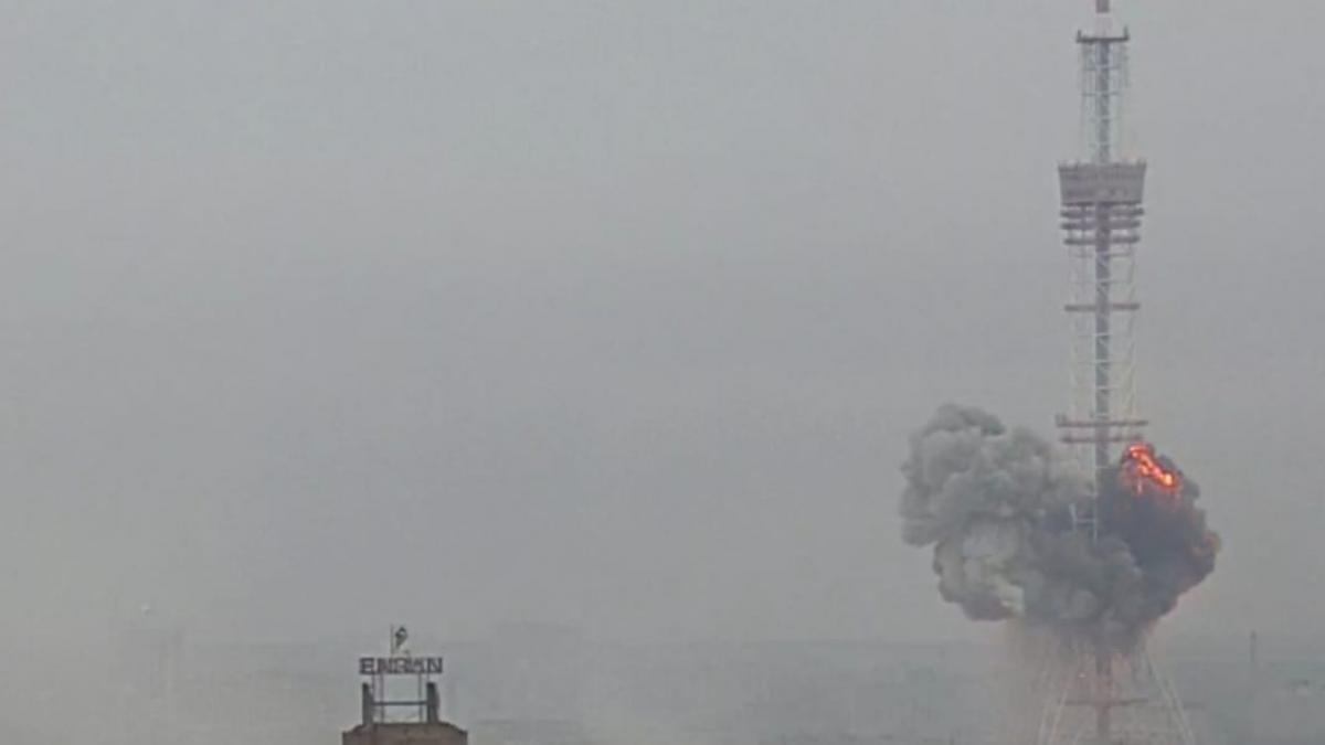cel putin cinci morti in atacul care a vizat un turn de televiziune din kiev