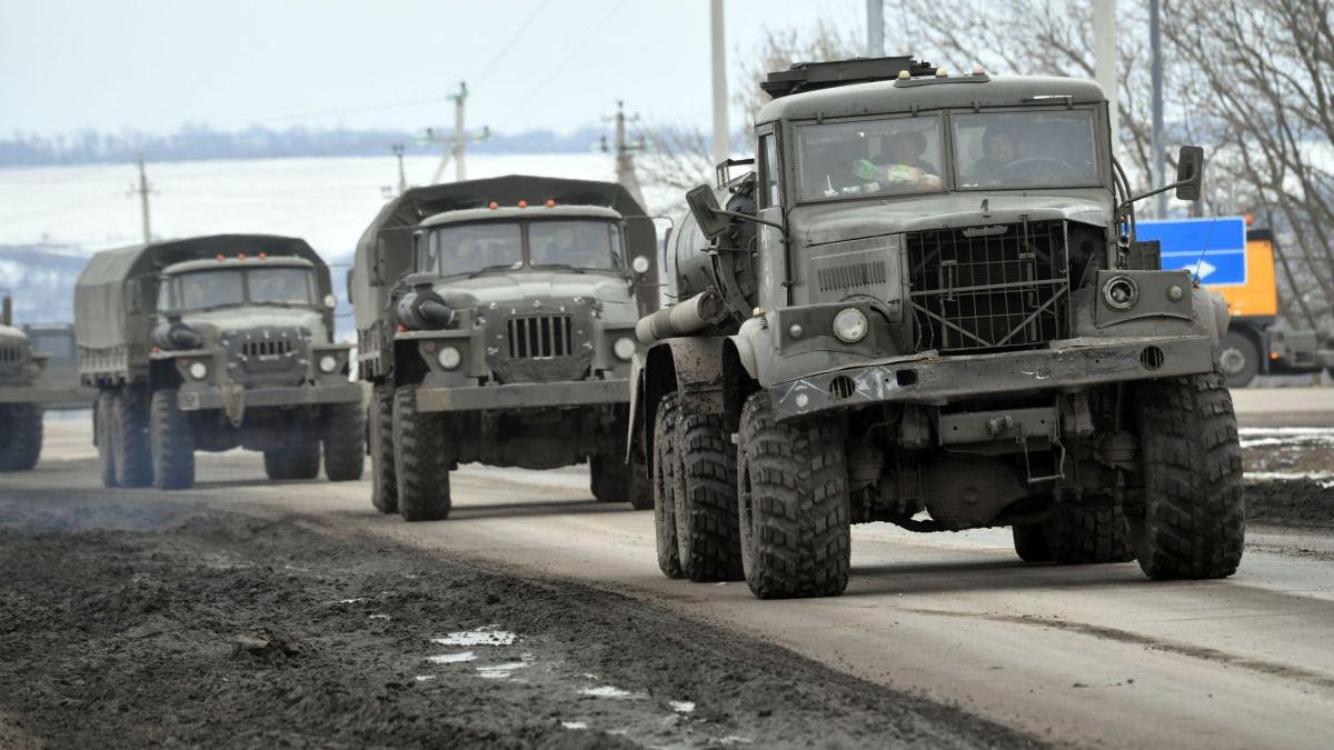 Război în Ucraina. Convoi militar rus depistat în apropiere de Kiev. Coloana se întinde pe o lungime de 64 de km