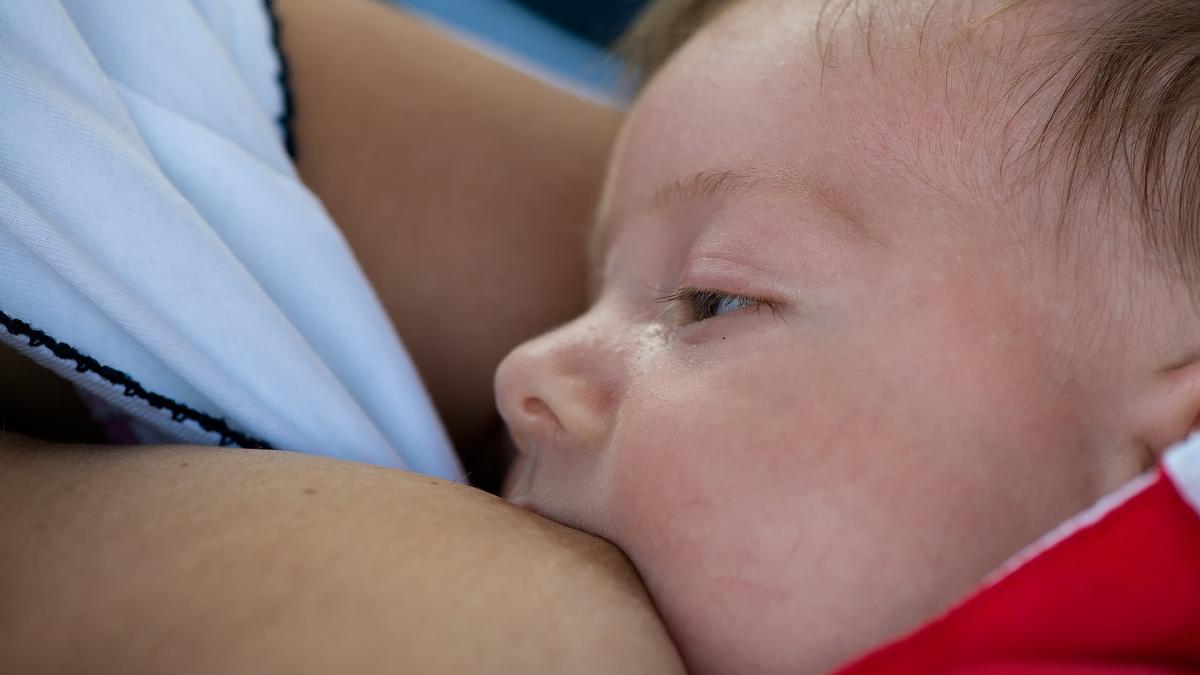 Vaccinuri periculoase pentru copii, dacă mama ia anumite medicamente