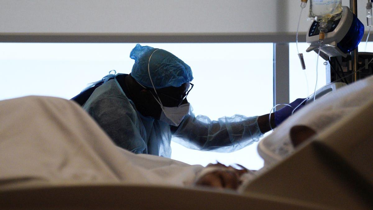„Deltacron”, o nouă variantă COVID-19, confirmată în mai multe țări
