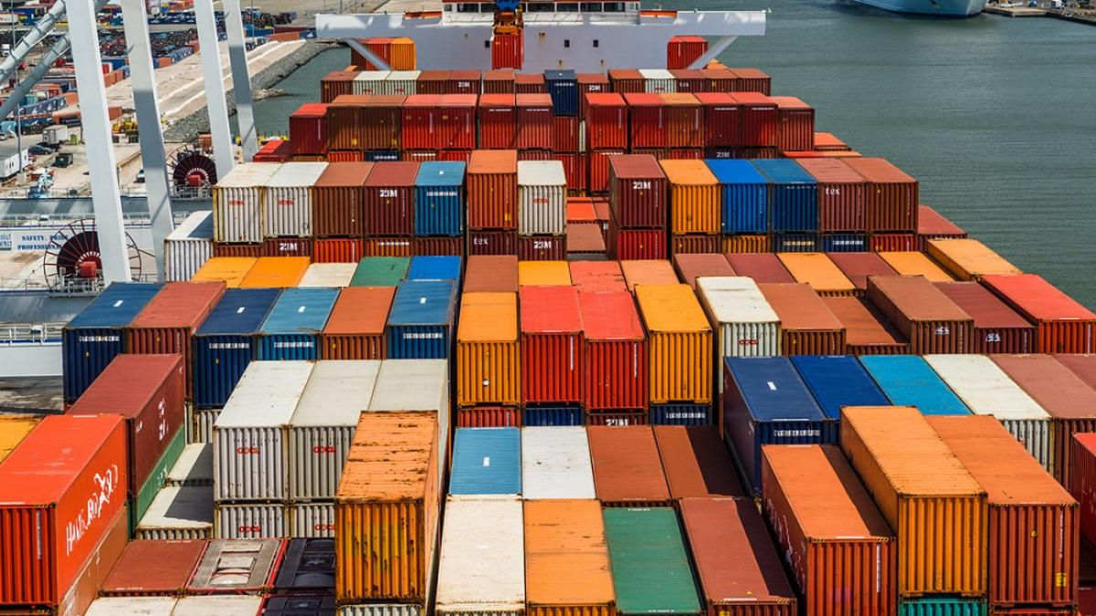 Scumpiri URIAȘE în producția industrială. Creșteri de peste 43% în februarie 2022
