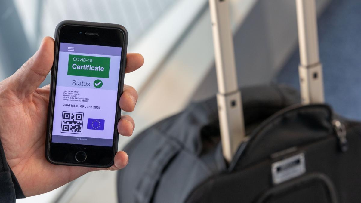 Certificatul COVID-19 a fost prelungit cu încă un an