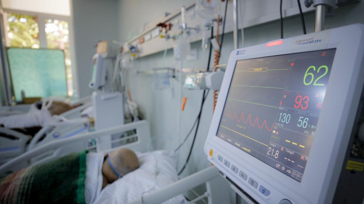 Sporuri de până la 85% pentru angajații din spitale care îngrijesc pacienți cu COVID