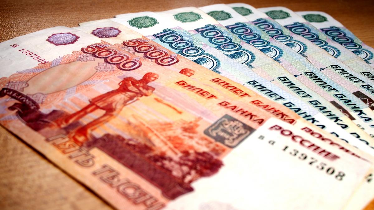 Inflaţia pare să se stabilizeze în Rusia, iar economia ar putea scădea cu 15% anul acesta
