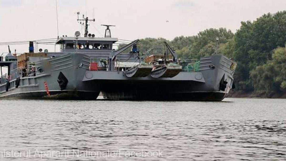 MApN: Un bac fluvial militar acționează de sâmbătă la Galați
