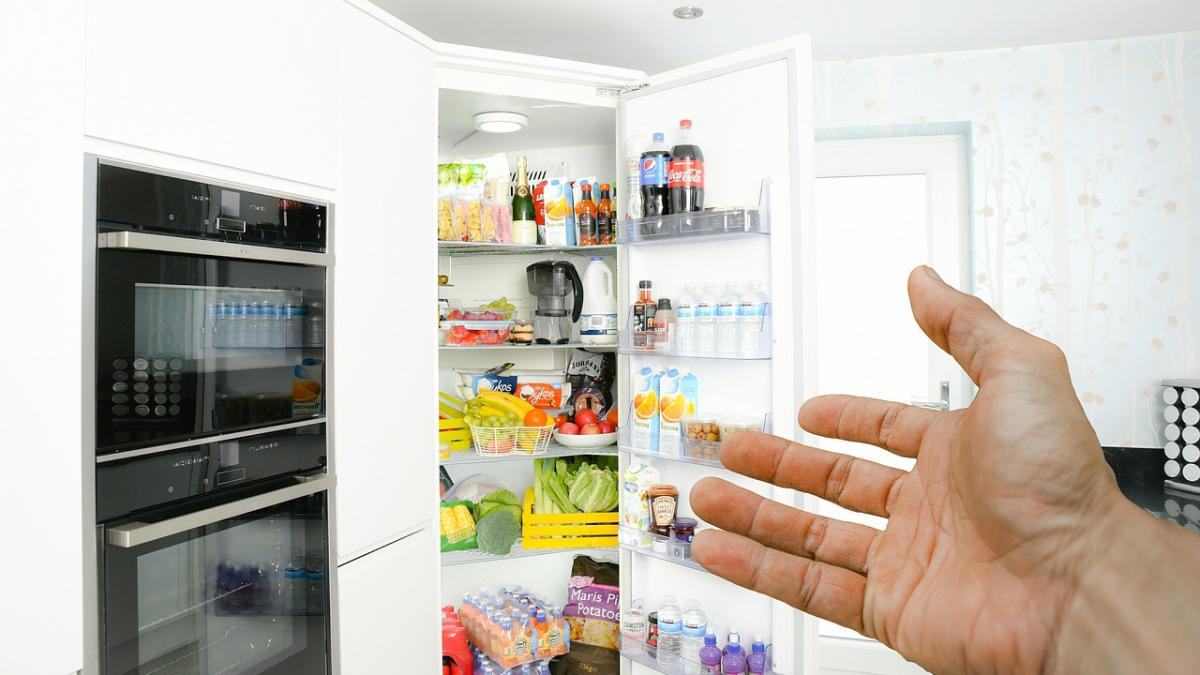 Οι Έλληνες μπορούν να αγοράσουν νέα ψυγεία και κλιματιστικά για να μειώσουν τον λογαριασμό
