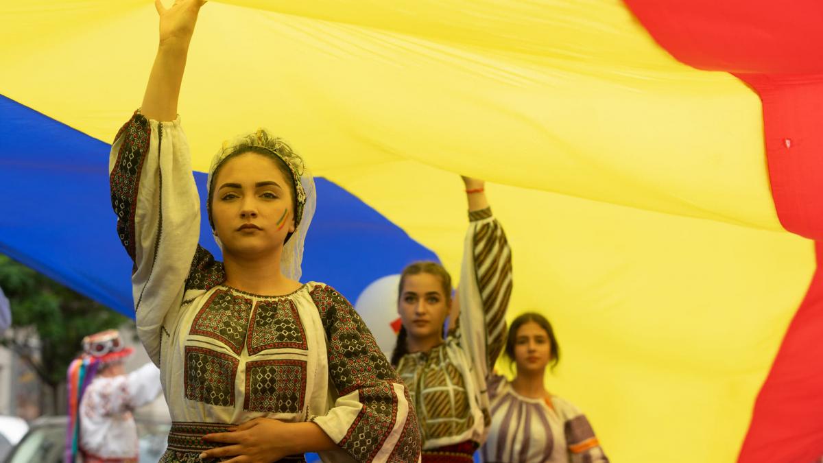 romania celebreaza ziua drapelului