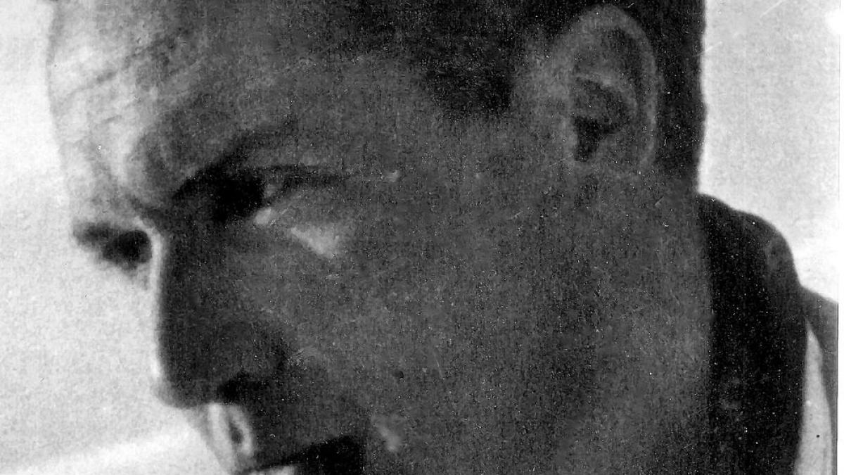 Aventurile scriitorului-politician care a fugit de stalinism cu bombardierul