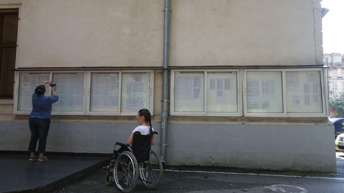 Bruxelles-ul atenționează Guvernul că ignoră drepturile persoanelor cu dizabilități
