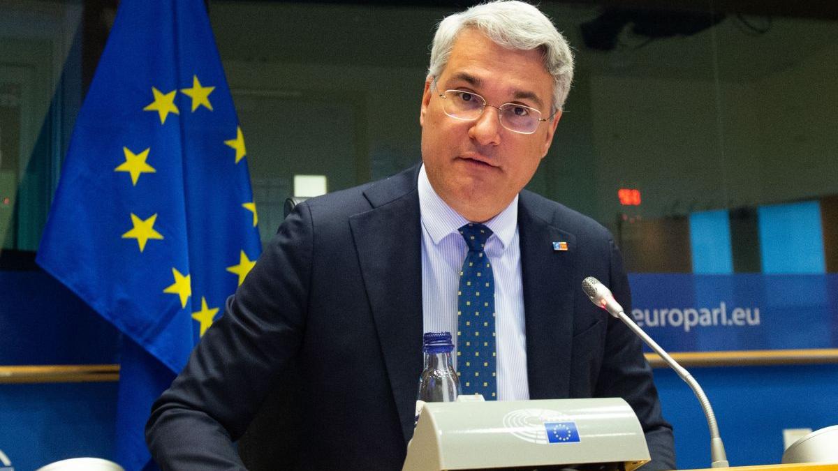 Încă un contract pentru firma fondată de europarlamentarul Dragoș Pîslaru. Primăria Constanța vrea un ghid pentru reabilitarea clădirilor