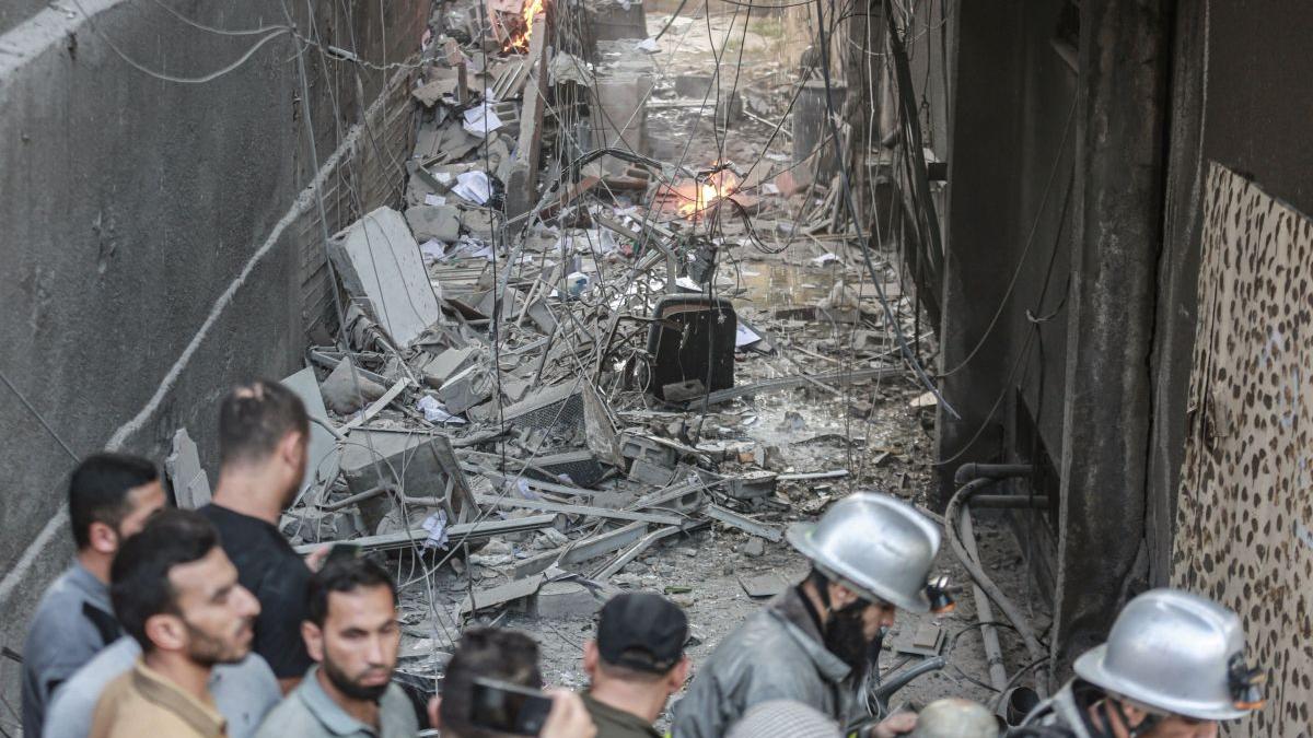 Zeci de rachete, lansate din Fâşia Gaza spre Israel, ca ripostă la operaţiunea militară