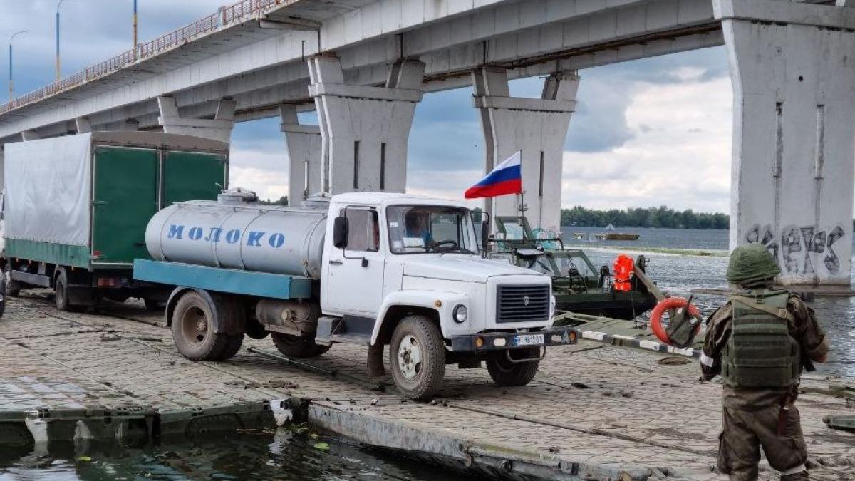 Războiul din Ucraina: două poduri rutiere spre Herson au fost scoase din uz
