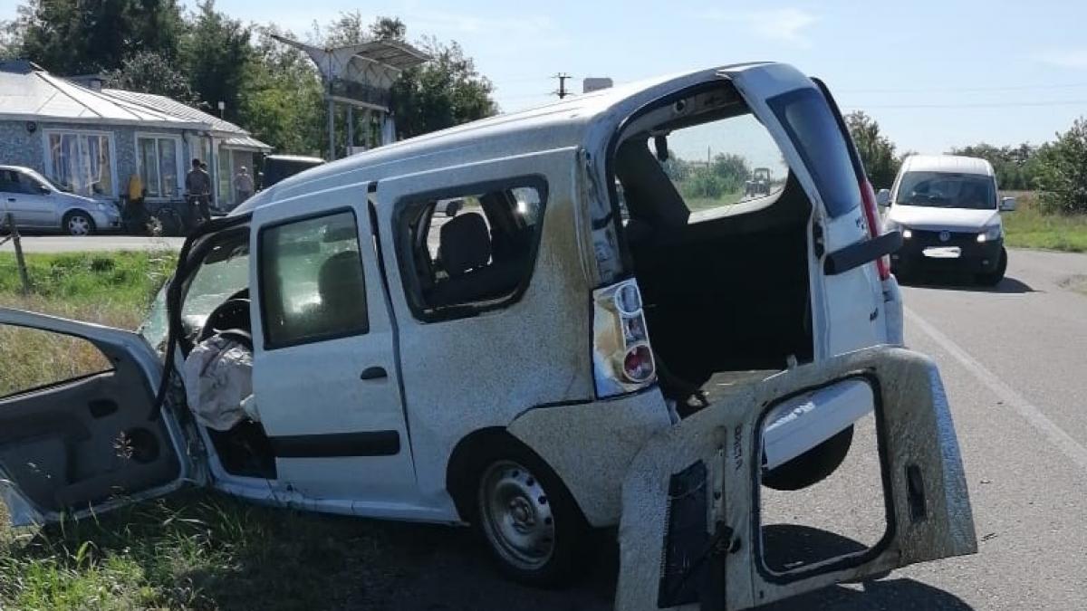 Tragedie în Buzău. Accident cu doi morți și un copil în stare gravă, după ce două mașini s-au ciocnit violent. A intervenit elicopterul SMURD