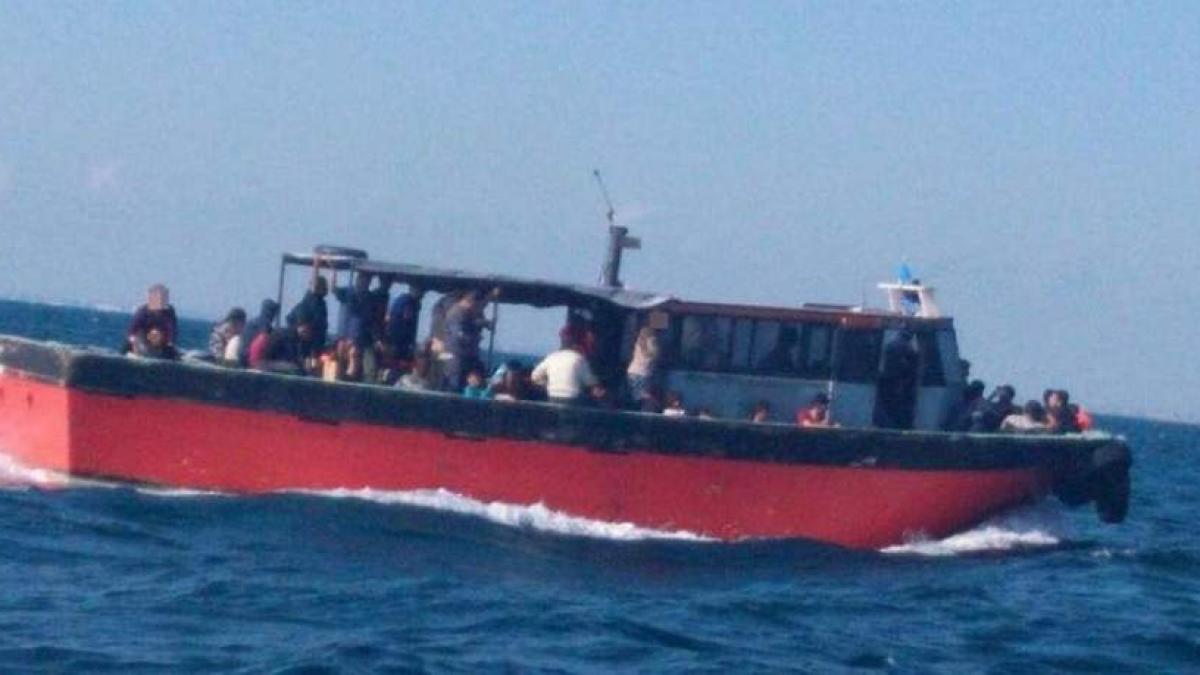 Tragedie în apele siriene: 34 de morți și 14 persoane, salvate de pe o ambarcațiune cu migranți