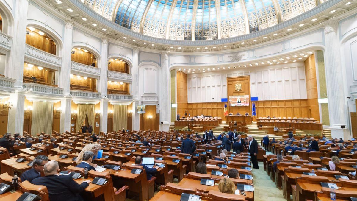 Simonis, despre scandalul din Parlament: Cei de la AUR s-au trezit de pe stadion în Parlament