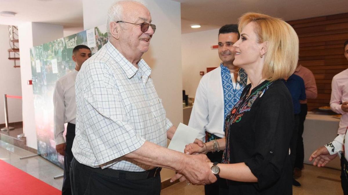 Alexandru Arșinel a murit. Mesajul Gabrielei Firea după dispariția marelui actor