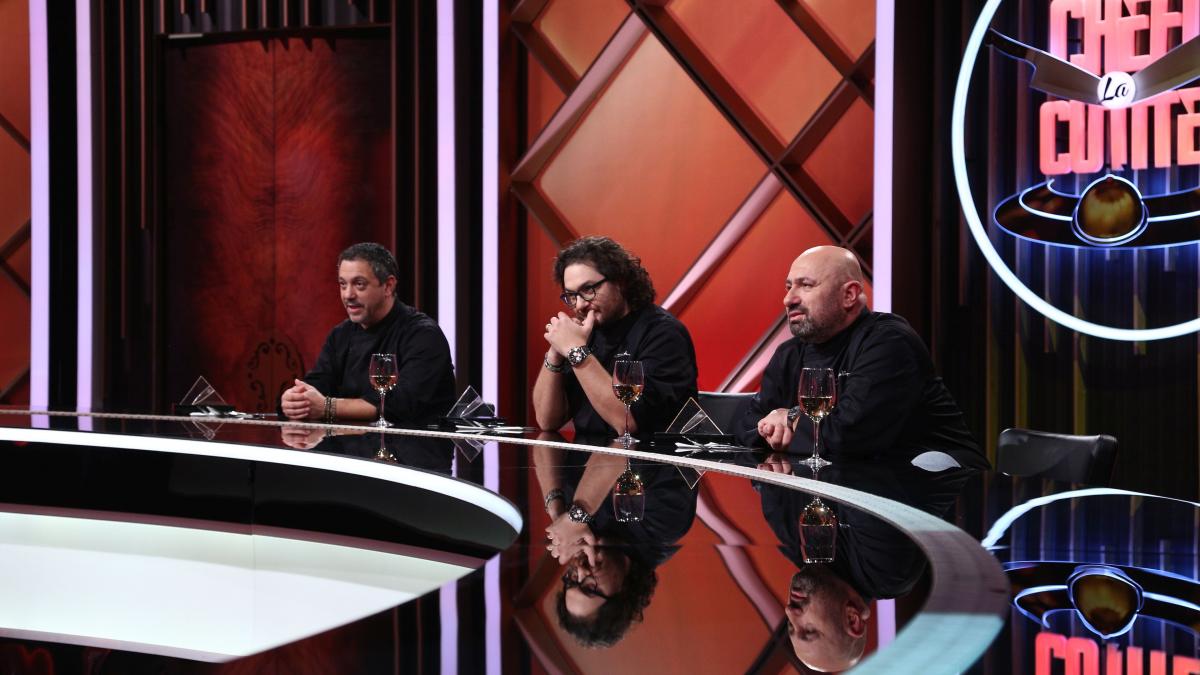 Chefii află premiul cel mare pentru deținătorul celor mai multe jetoane. Iar lupta pentru amuletă le impune o probă năstrușnică: să gătească totul cu mini-ustensile. Chef Bontea: ”Am stat pe lângă crăticioară cu penseta... Chinul de pe lume!”