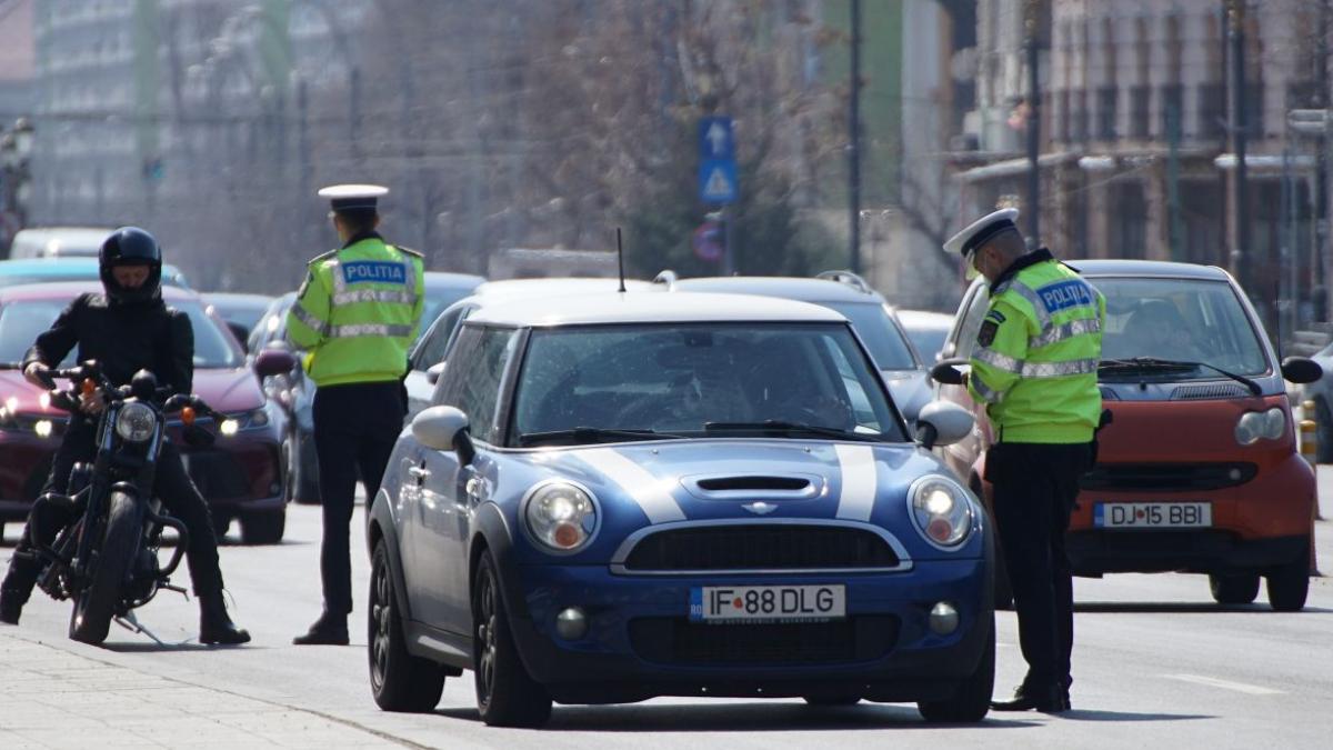 Examenul de obținere a permisului auto ar putea fi dat și cu examinatori autorizați