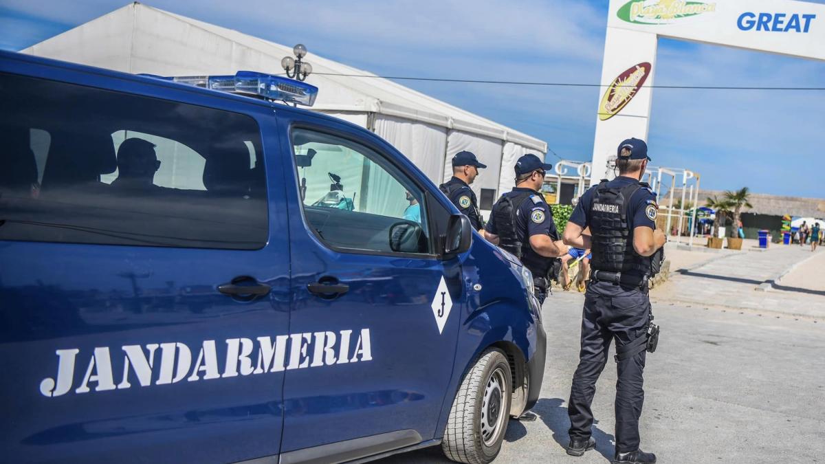 Jandarmeria Română avertizează asupra unor mesaje de tip SCAM. Acuzații de pornografie cibernetică. „Nu accesați link-urile”