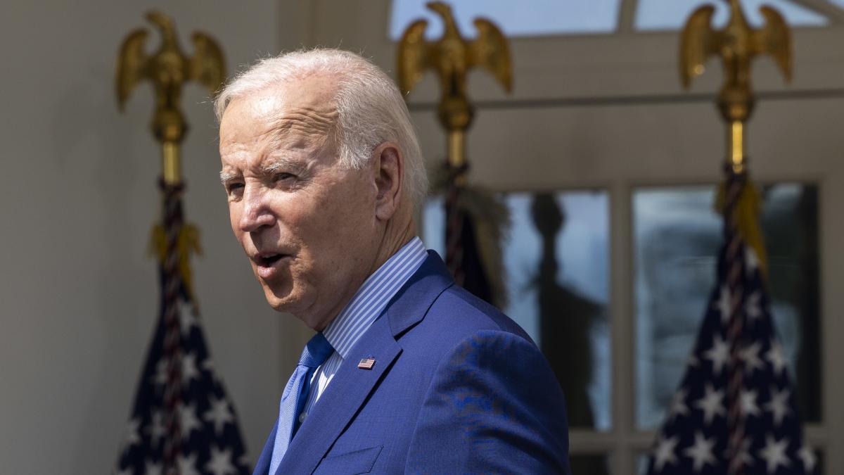 Joe Biden în cădere liberă. Popularitatea președintelui SUA scade puternic înaintea alegerilor de la jumătatea mandatului