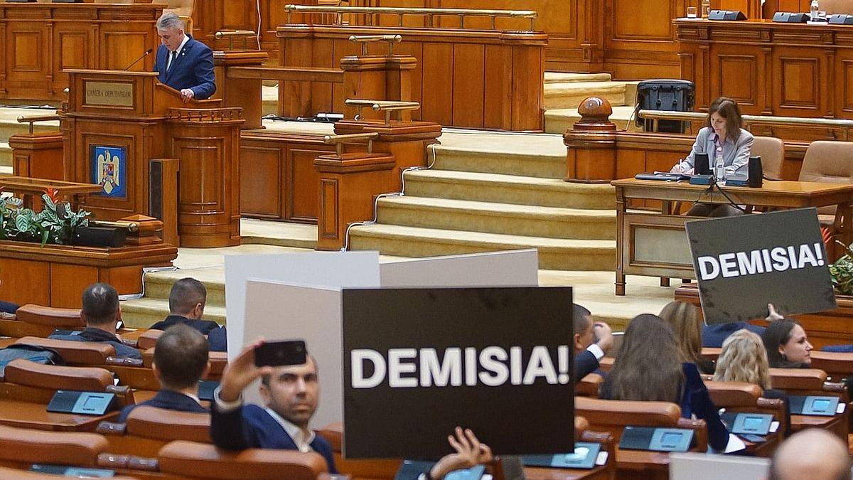 dezbaterea motiunii simple impotriva ministrului lucian bode a inceput