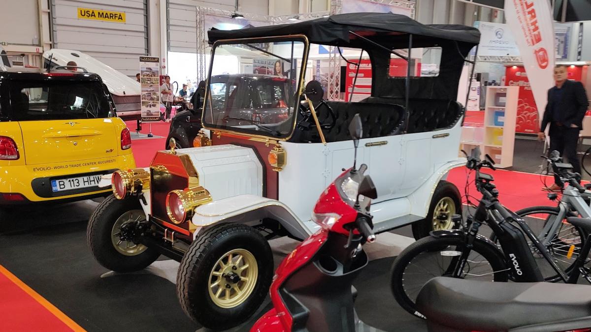 Salonul Auto de la Paris: Renault şi Dacia au ţinut capul de afiş
