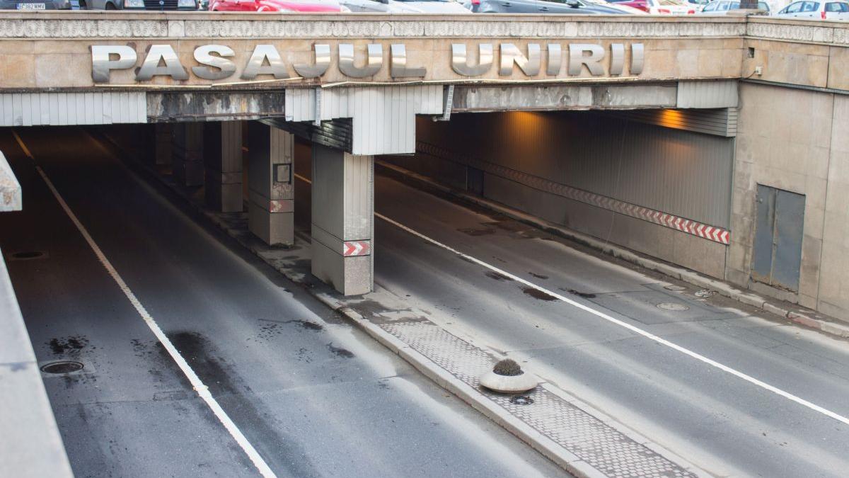 Traficul rutier în Pasajul Unirii, pe sensul de mers Universitate-bd Dimitrie Cantemir, sistat până joi