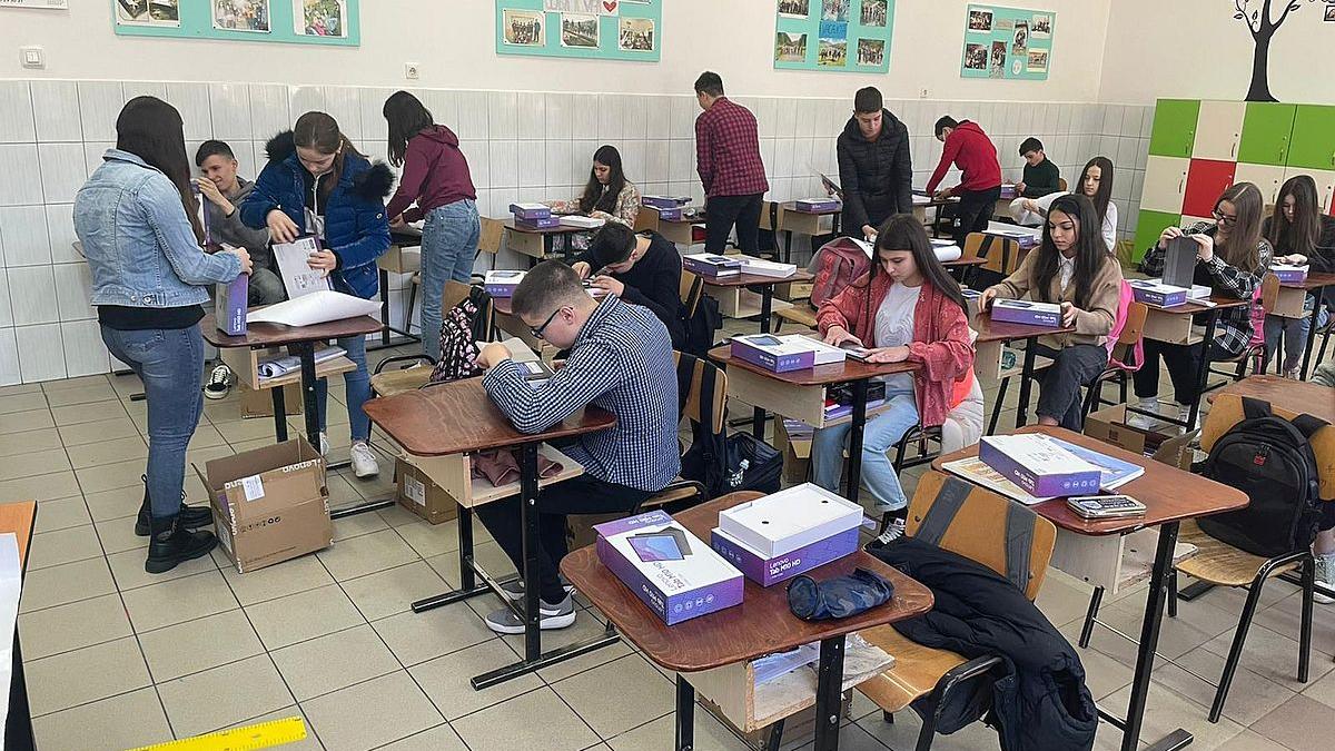 Reacția Ministerului Educației după ce elevii unei scoli din Jilava au fost percheziționați de polițiști în timpul orelor