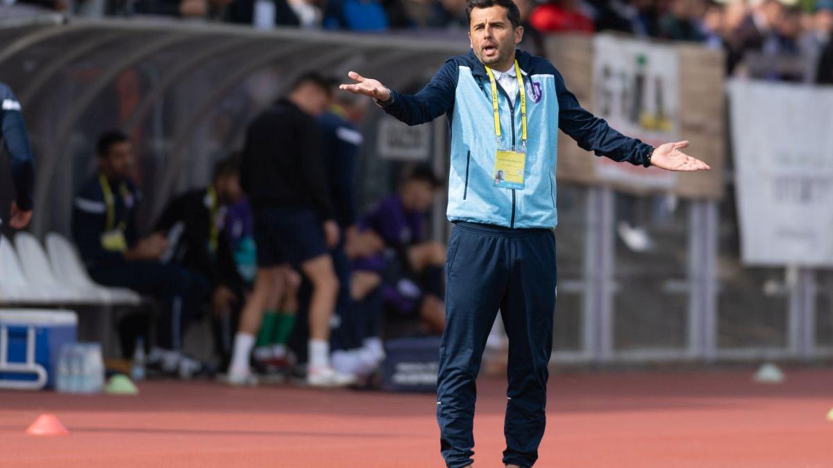 FCSB confirmă despărţirea de Nicolae Dică şi secunzii săi