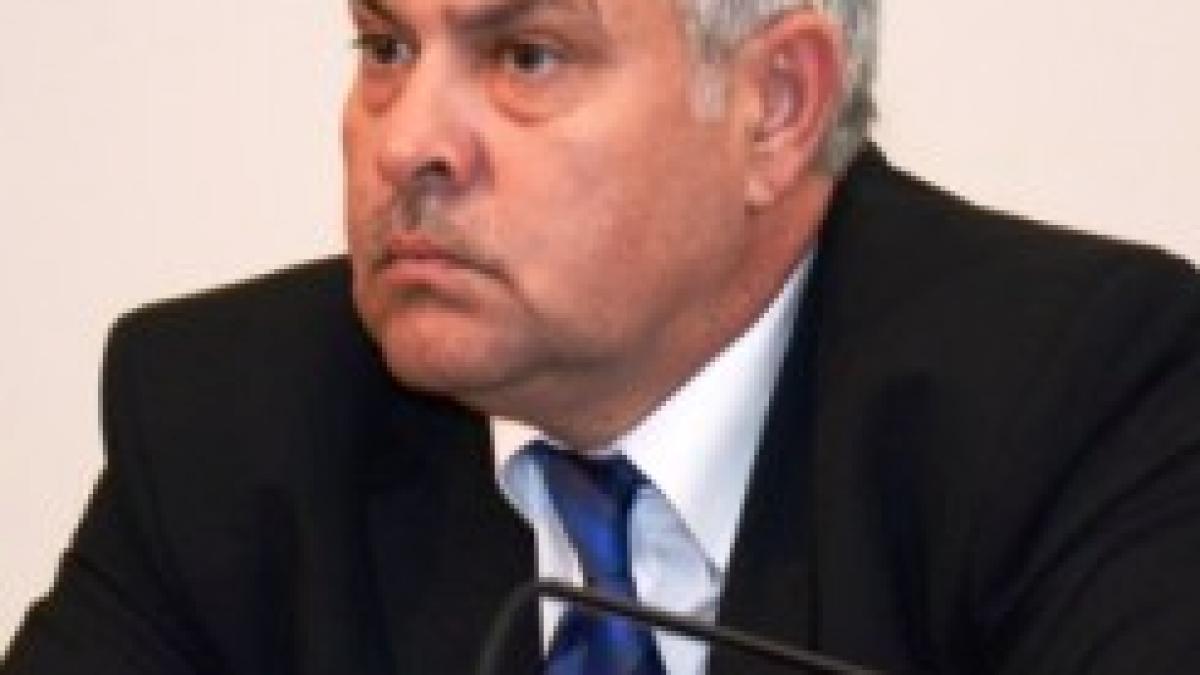 Ministrul Apărării, Angel Tîlvăr, a fost învestit în funcție: Trăim momente dificile