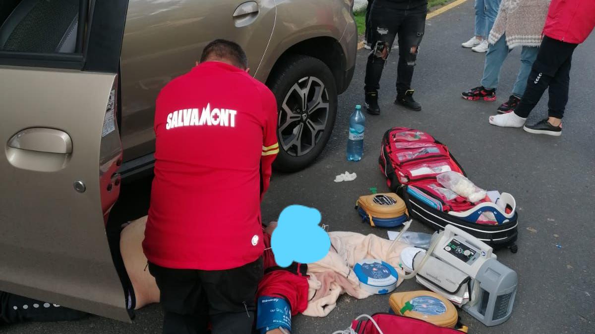 Accident grav pe Transalpina. O mașină s-a răsturnat și o persoană este rănită. Elicopterul SMURD nu poate ateriza în zonă