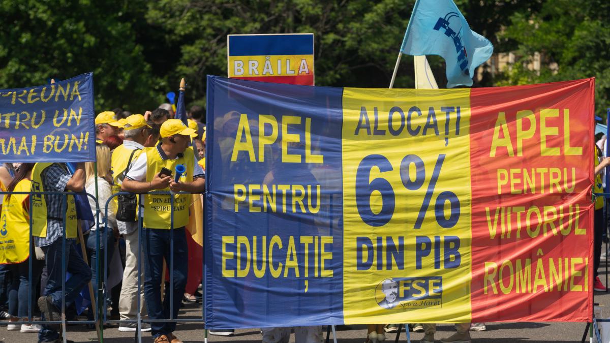 BNS cere Guvernului să nu dea înapoi de la majorarea salariului minim la 3.000 de lei din 1 ianuarie