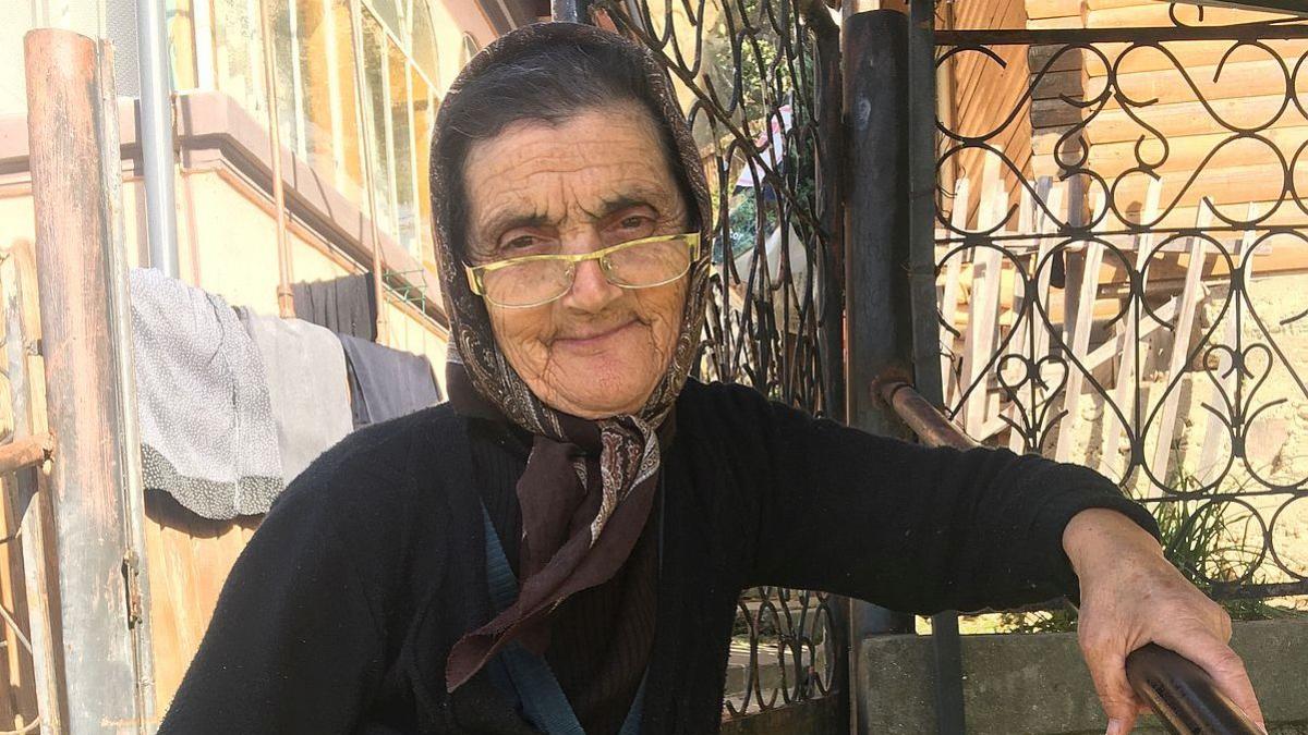 Lecție de „bisnis” cu Baba-Ciorap la Corbii de Piatră