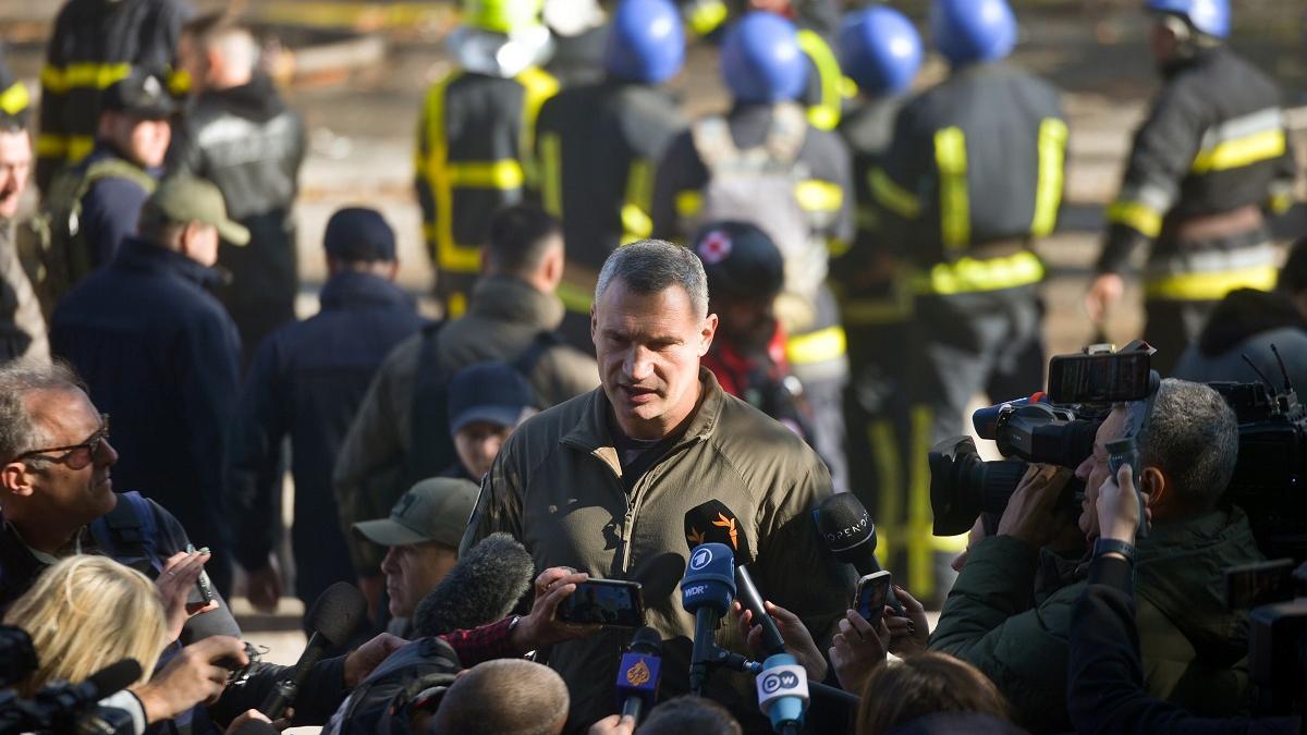 Ucrainenii se pregătesc de iarnă: 1.000 de puncte termice vor fi amenajate la Kiev 