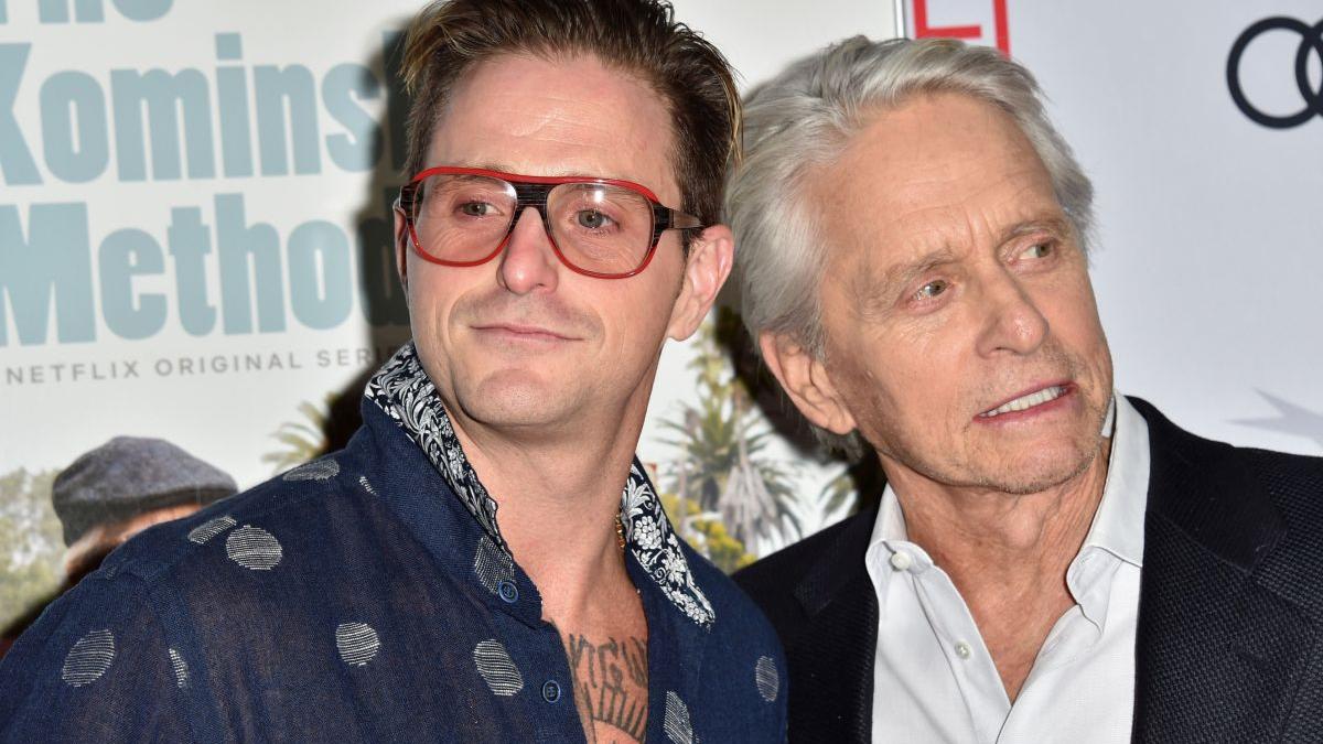 Michael Douglas face echipă cu fiul său Cameron în drama „Blood Knot”