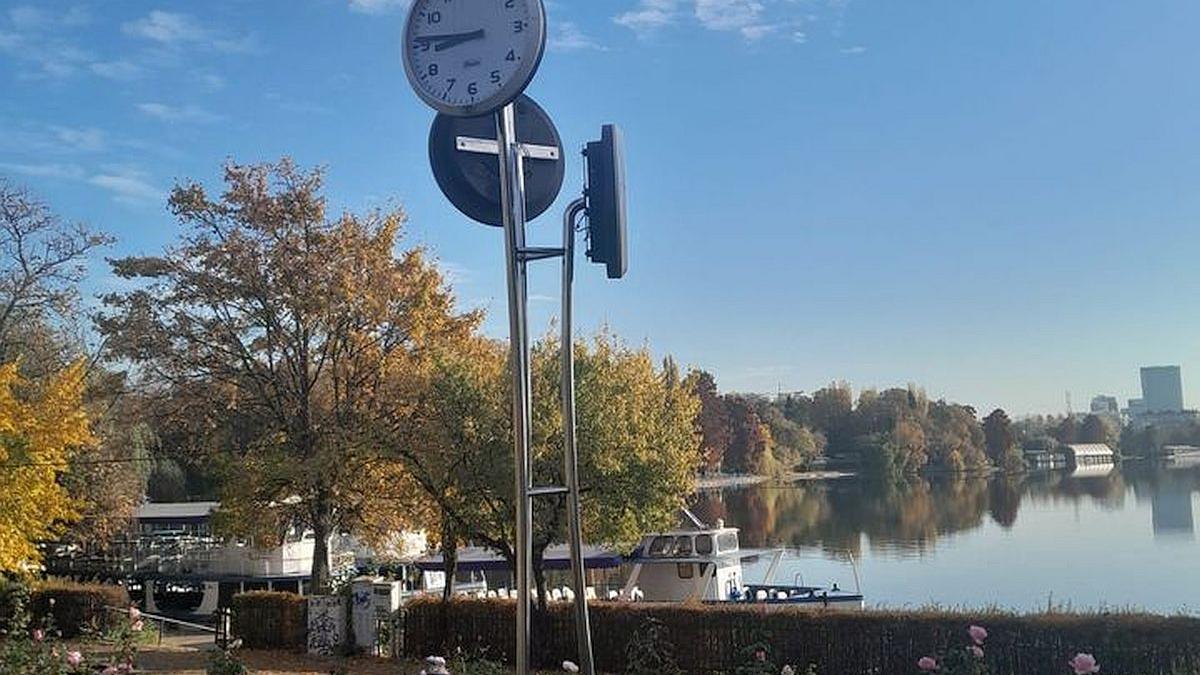 PMB: Au fost finalizate reparaţiile la ceasurile stradale din parcuri sau zone simbol ale Capitalei