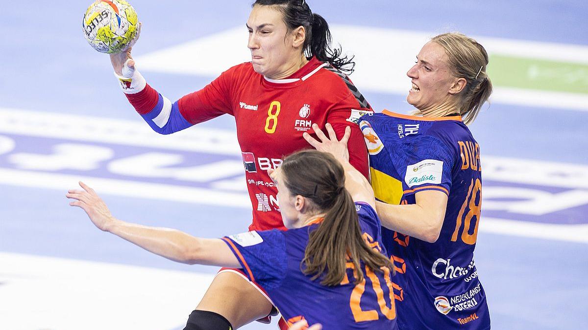 Cât să mai tragem de Cristina Neagu?