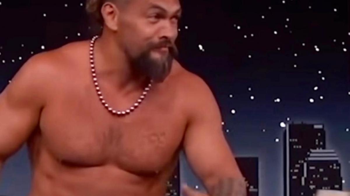 VIDEO Șocant! Jason Momoa a făcut striptease în timpul unui interviu