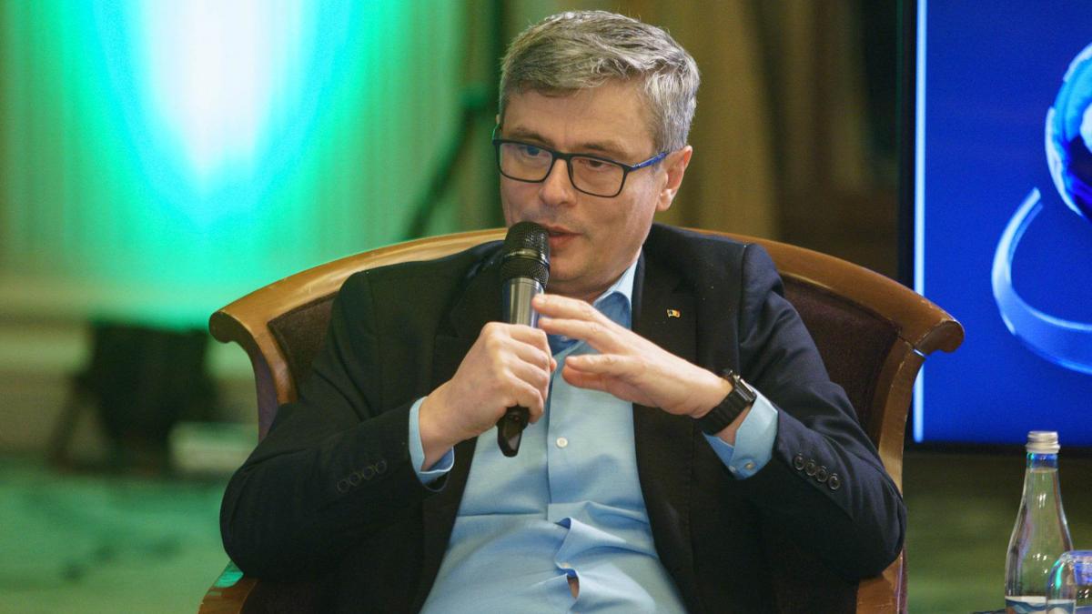 Virgil Popescu: Energia eoliană din Marea Neagră va contribui la independența energetică și la transformarea României în exportator 